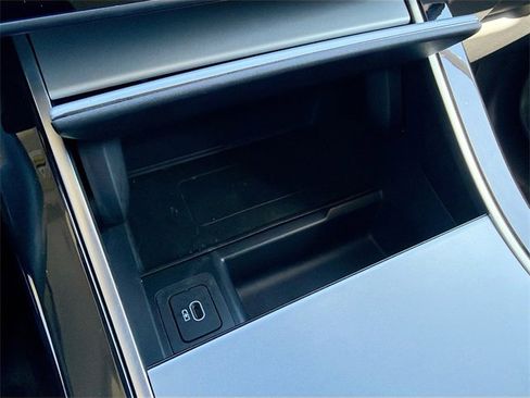 Used 2025 Land Rover Range Rover Velar S image 31