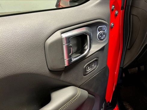 New 2025 Jeep Gladiator Sport image 27