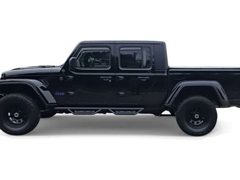 Used 2024 Jeep Gladiator Sport AWD/4WD image 5