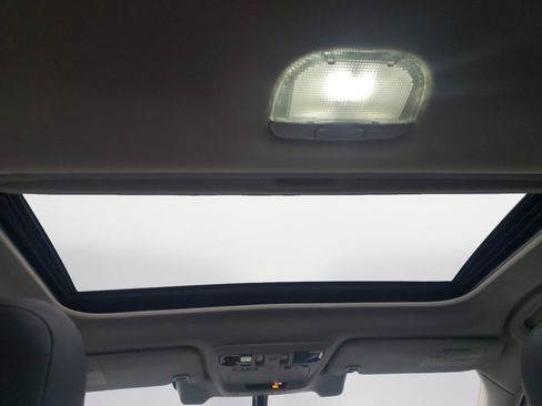 Used 2019 Subaru Outback 2.5i Limited w/ Popular Package #2 image 18