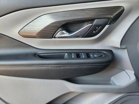 Used 2024 GMC Terrain SLE image 24