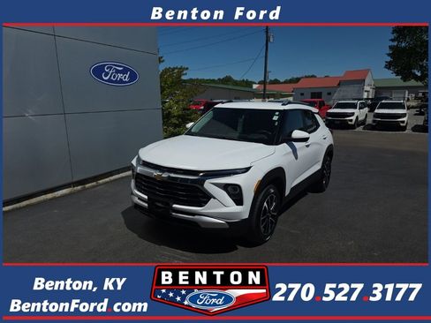 Used 2025 Chevrolet TrailBlazer LT AWD/4WD image 1