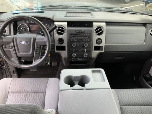 Used 2011 Ford F150 XLT w/ XLT Chrome Pkg RWD image 4