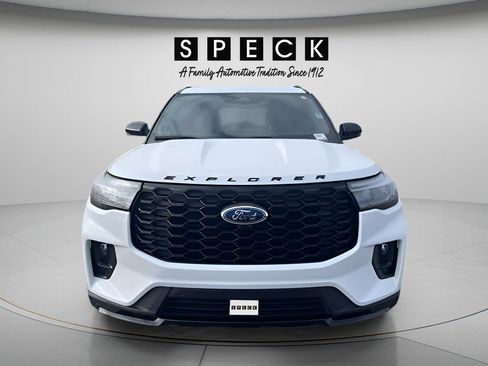 Used 2025 Ford Explorer ST-Line AWD/4WD image 8