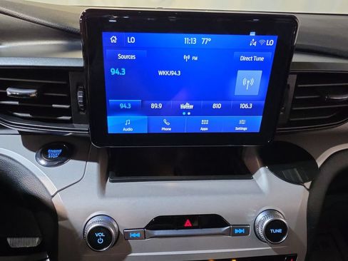 Used 2023 Ford Explorer XLT w/ Class IV Trailer Tow Package AWD/4WD image 12