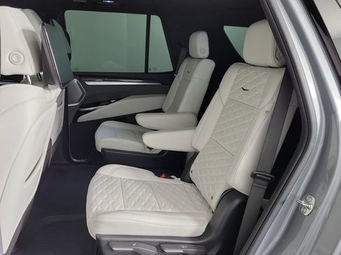 Used 2025 Cadillac Escalade V AWD/4WD image 10