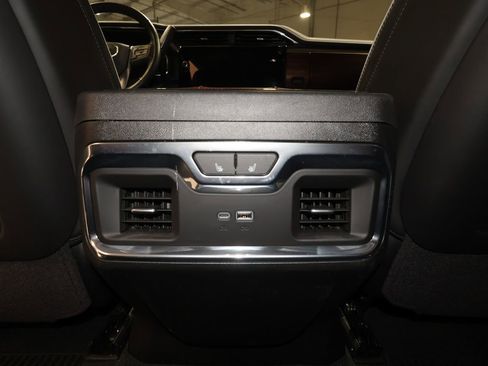 Certified 2025 GMC Sierra 3500 Denali Ultimate image 32