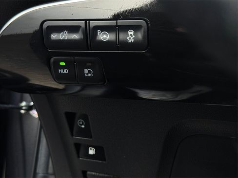 Certified 2017 Toyota Prius Prime Advanced image 31