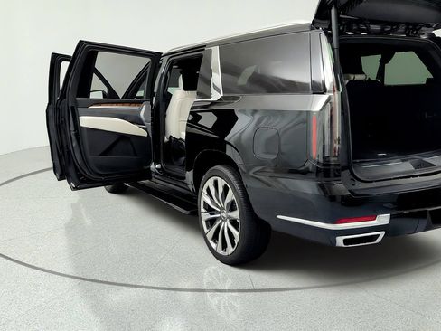 Certified 2026 Cadillac Escalade ESV Platinum Luxury w/ LPO, Floor Liner Package AWD/4WD image 11