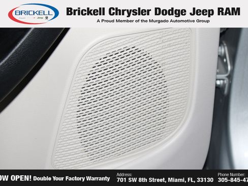 Used 2023 Chrysler Pacifica Touring-L FWD image 23