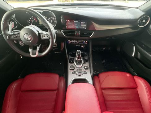 Used 2022 Alfa Romeo Giulia Veloce RWD image 24