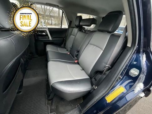 Used 2022 Toyota 4Runner SR5 Premium image 11