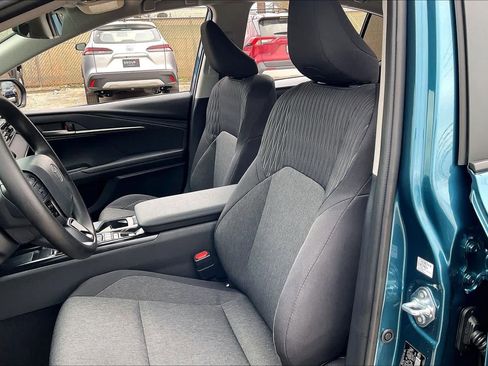 Used 2026 Toyota Camry LE image 8