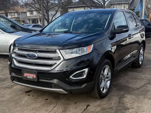 Used 2018 Ford Edge Titanium image 3