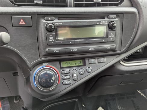 Used 2014 Toyota Prius C Two image 19