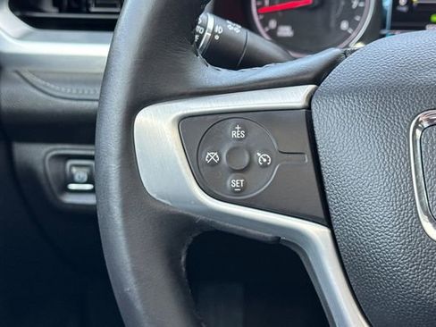 Used 2018 GMC Acadia SLT image 30