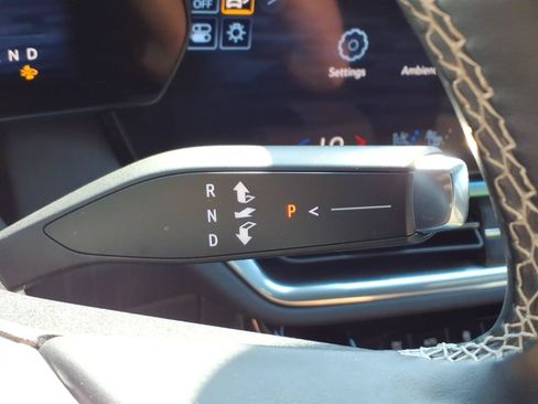Used 2024 Chevrolet Equinox EV LT FWD image 15