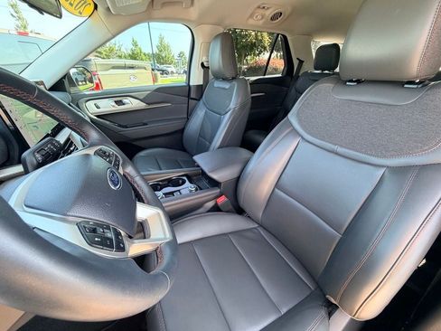 Certified 2025 Ford Explorer Active w/ Active Comfort Package RWD image 26