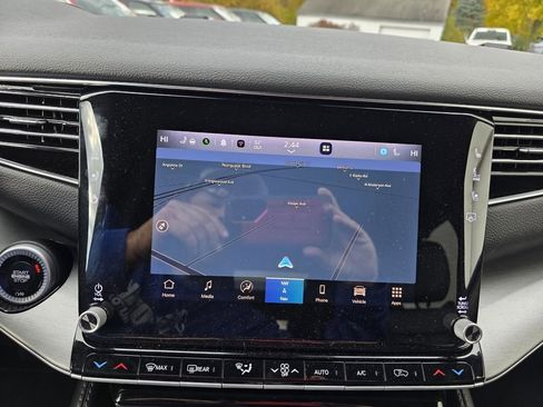 New 2025 Jeep Wagoneer Series III w/ Premium Group I image 18