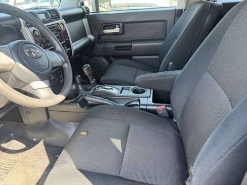 Used 2007 Toyota FJ Cruiser 4WD image 10