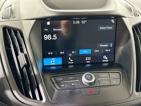 Used 2019 Ford Escape SE image 14