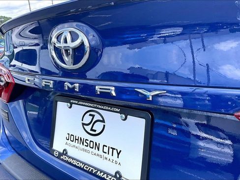 Used 2023 Toyota Camry SE w/ Cold Weather Package FWD image 8