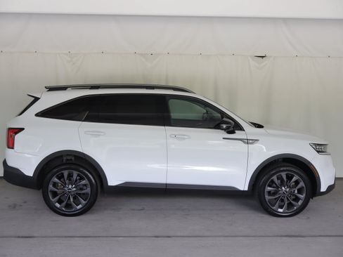 Used 2022 Kia Sorento SX Prestige w/ Rust Color Package AWD/4WD image 6