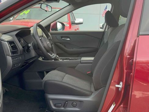 Used 2023 Nissan Rogue SV image 14