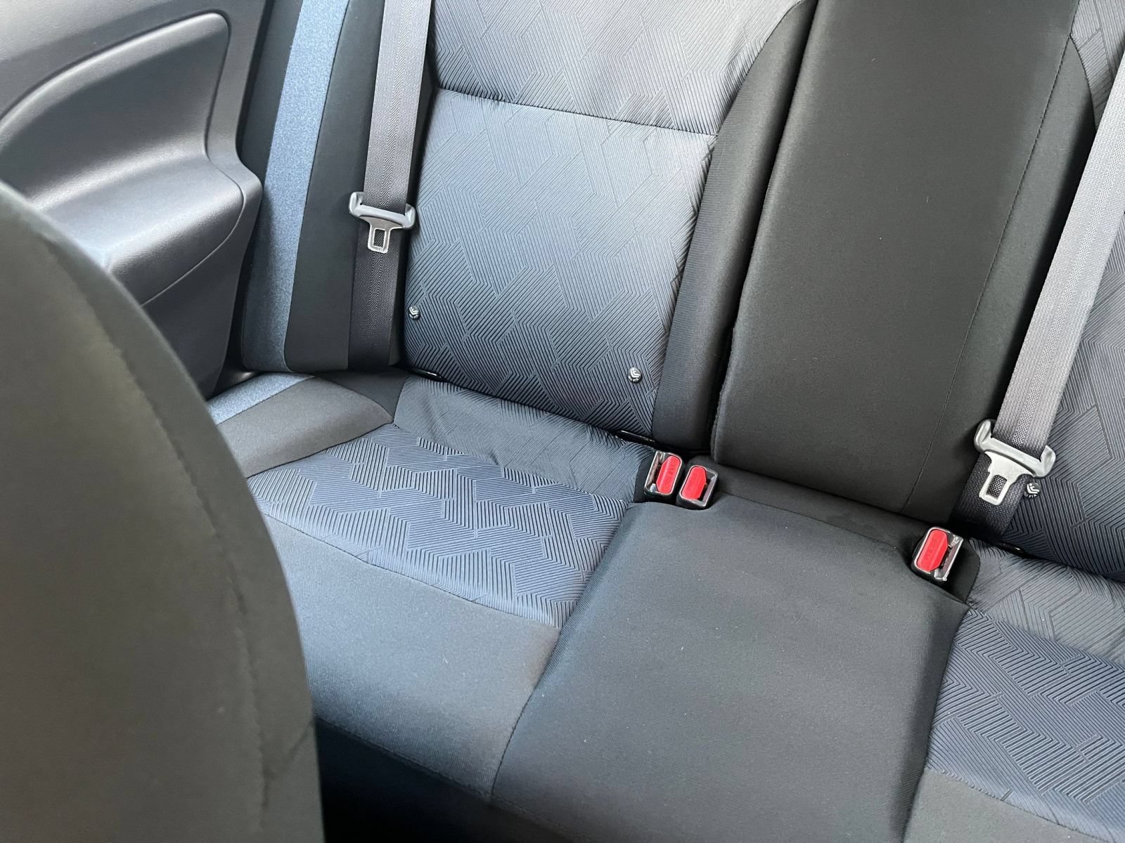 Used 2025 Nissan Versa SV FWD image 38