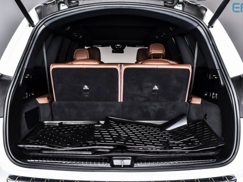 Used 2024 Mercedes-Benz GLS 580 4MATIC image 14