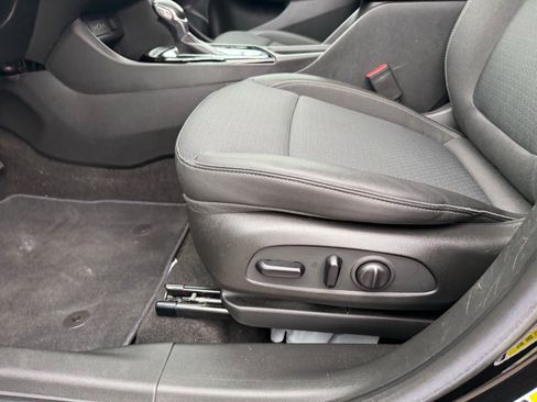 Used 2022 Buick Encore GX Select image 21