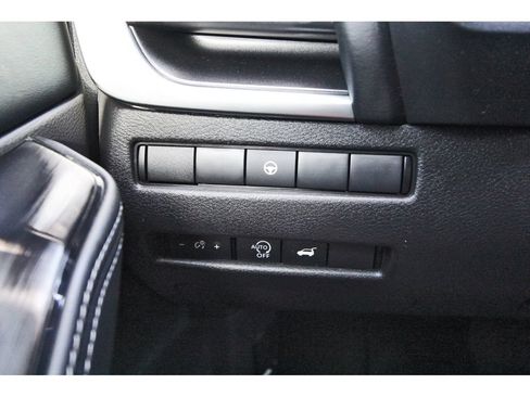 Used 2024 Nissan Rogue SV w/ SV Premium Package FWD image 20