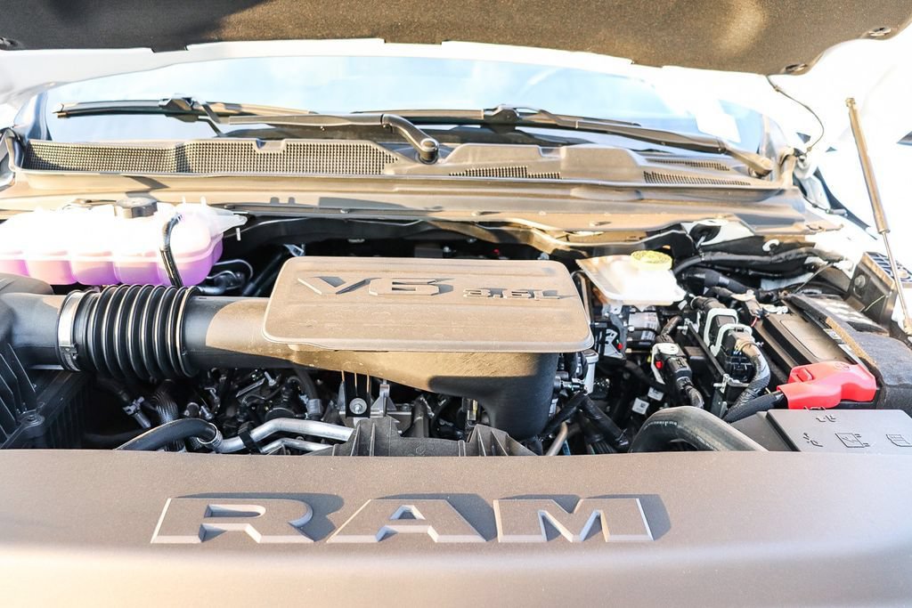 New 2026 RAM 1500 Express AWD/4WD image 31