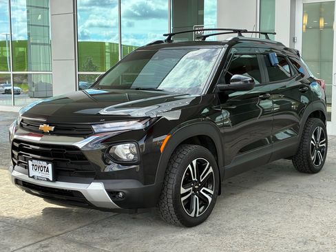 Used 2023 Chevrolet TrailBlazer LT w/ Convenience Package image 3