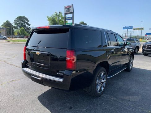 Used 2018 Chevrolet Suburban Premier AWD/4WD image 3