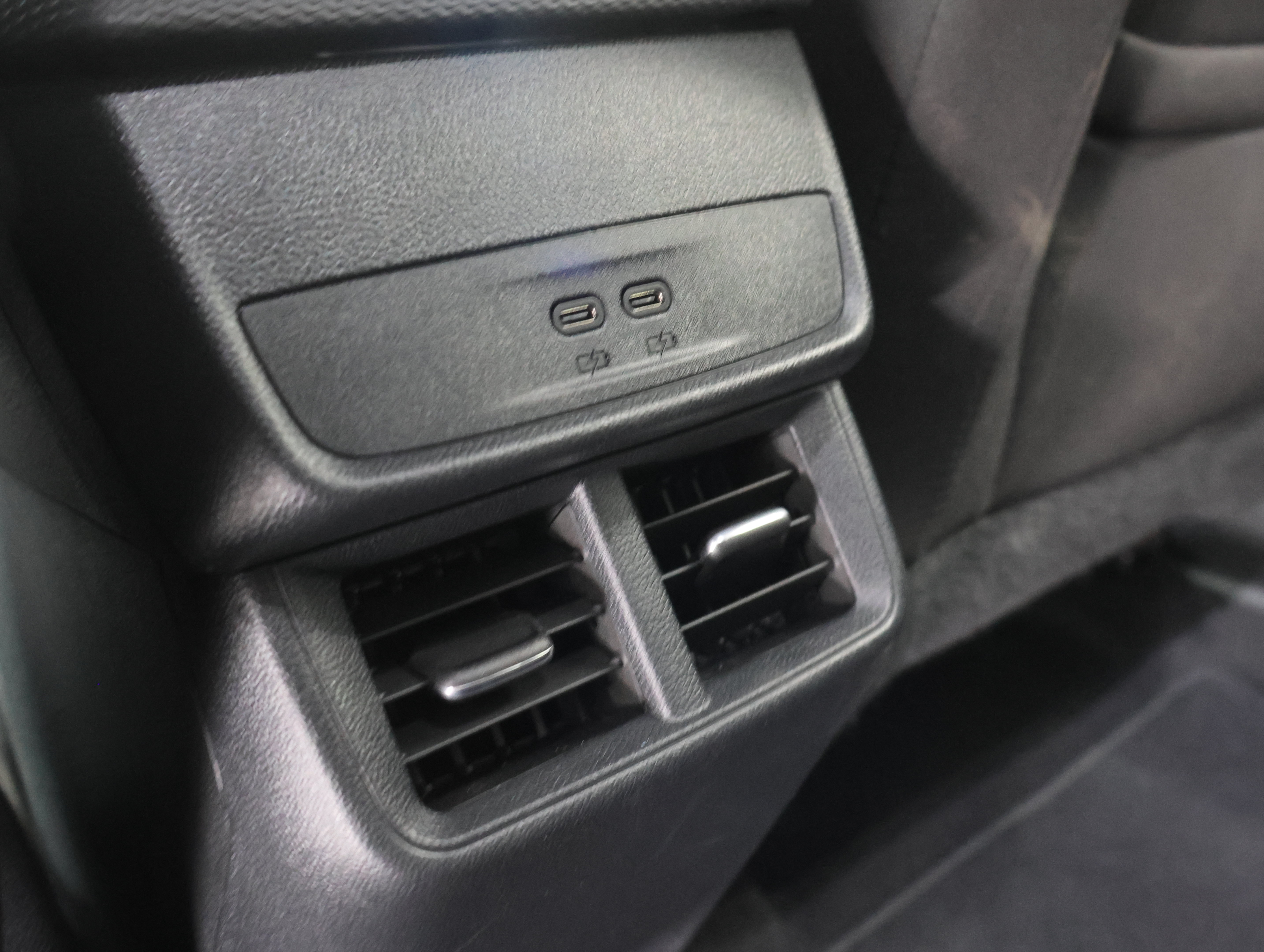 Used 2026 Chevrolet Equinox LT AWD/4WD image 33