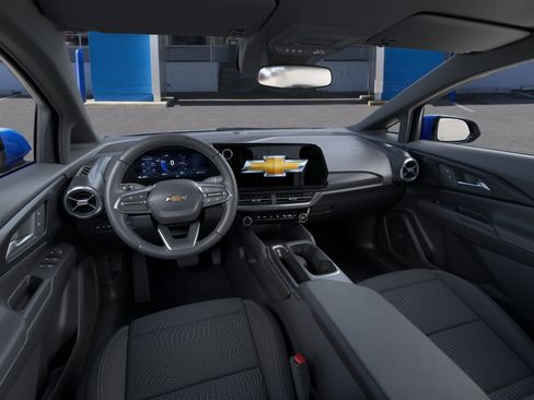 New 2026 Chevrolet Equinox EV LT image 15
