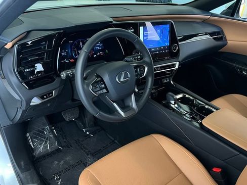 Certified 2025 Lexus RX 350 FWD w/ Technology Package image 23