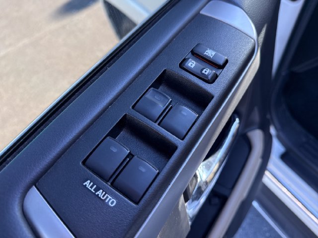 Used 2023 Toyota 4Runner Limited AWD/4WD image 25