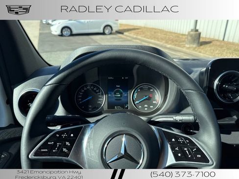 Used 2024 Mercedes-Benz eSprinter 170 Cargo image 18