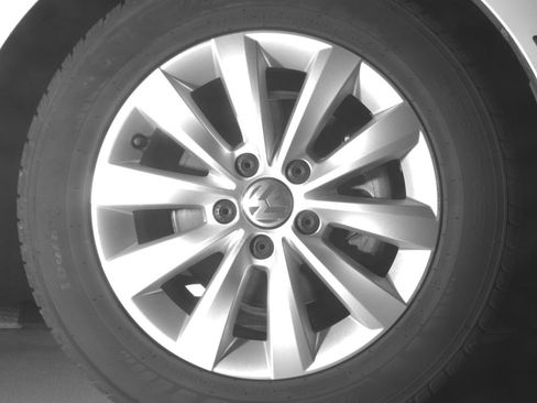 Used 2019 Volkswagen Beetle 2.0T S FWD image 15