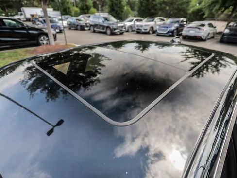 Used 2015 Chrysler 300 C RWD image 69
