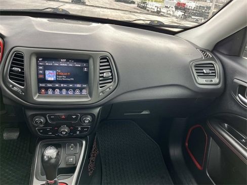 Used 2018 Jeep Compass Trailhawk image 13