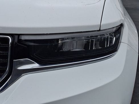 Certified 2023 Jeep Grand Cherokee Limited image 9