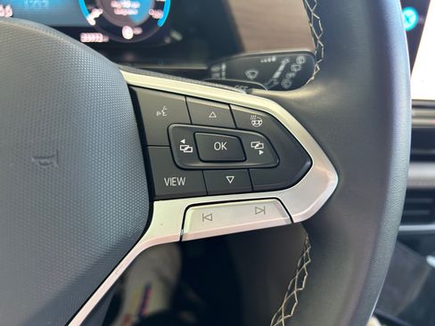 Used 2024 Volkswagen Atlas SE FWD image 17