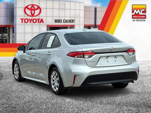 Used 2026 Toyota Corolla LE FWD image 3