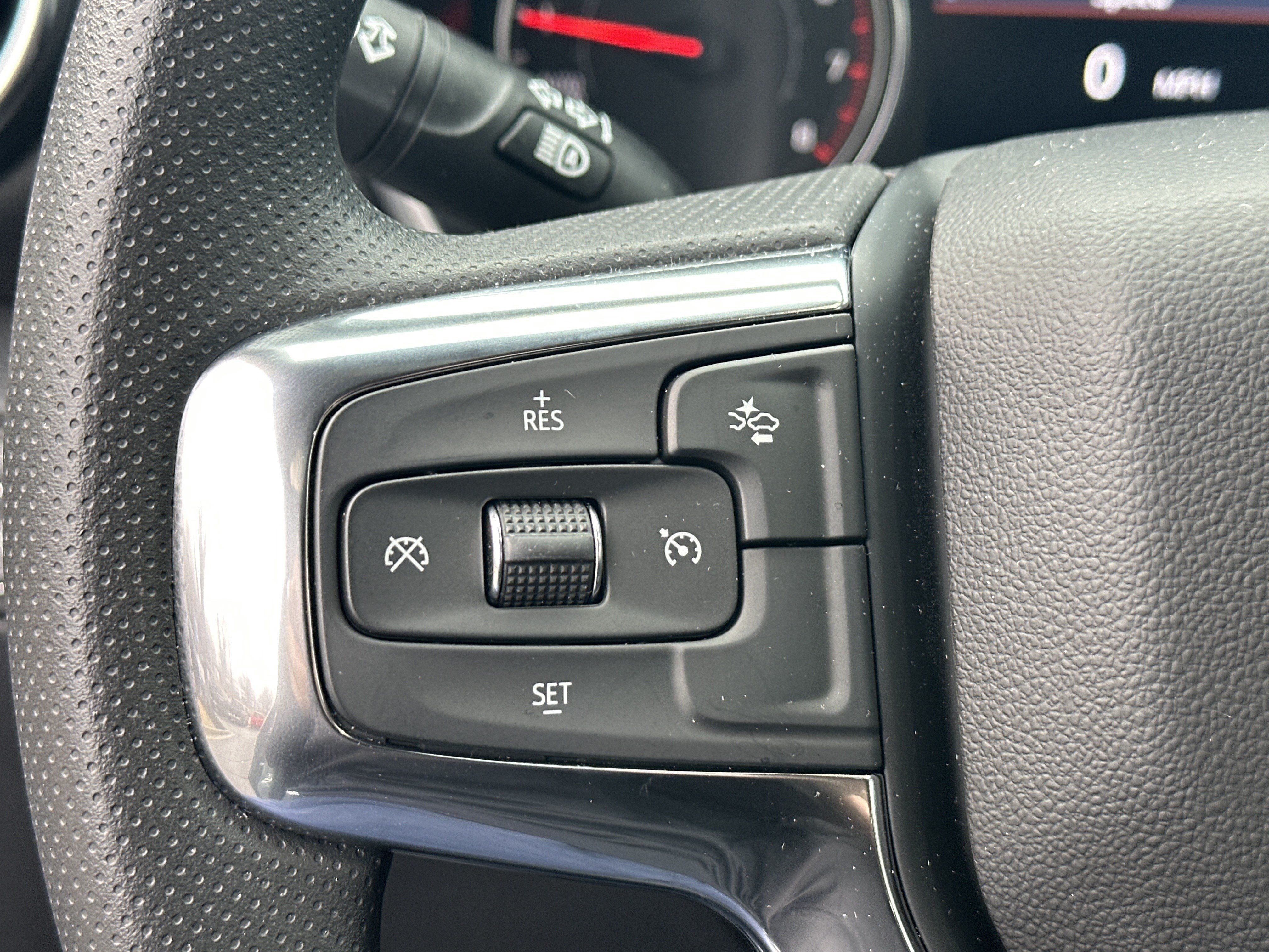 New 2025 Chevrolet Blazer LT w/ Convenience Package FWD image 25
