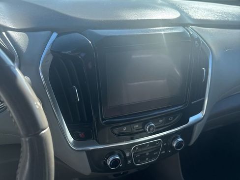 Used 2019 Chevrolet Traverse LT w/ LT Premium Package FWD image 11