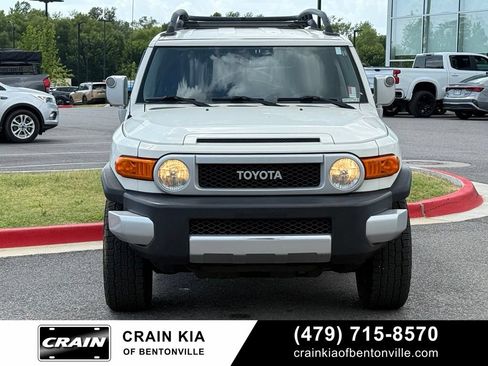 Used 2010 Toyota FJ Cruiser 4WD image 2