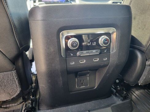 Used 2021 GMC Yukon SLT w/ SLT Premium Package RWD image 30
